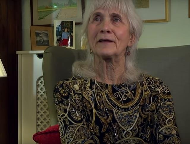 Cu ba 71 tuoi khong biet dau don hinh anh