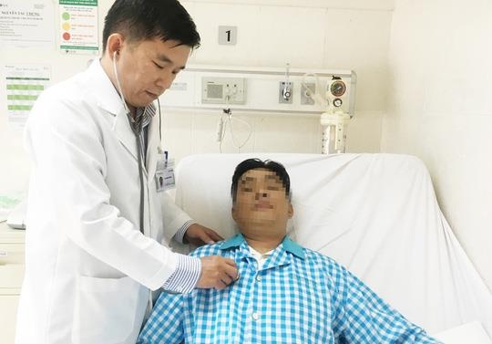 Suyt chet vi hut thuoc la qua nhieu anh 1