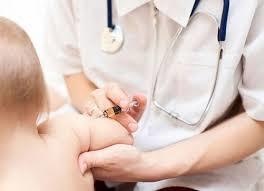 Sau khi tiem vac xin, be trai 2 thang tuoi tu vong do phu phoi cap hinh anh