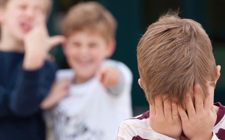 Bao luc hoc duong nhin tu goc do tam ly hinh anh