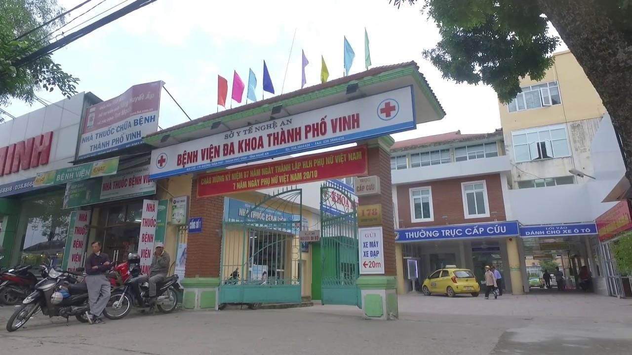 Người nhà bệnh nhân hành hung bác sĩ  ảnh 1 Nguoi nha benh nhan hanh hung bac si anh 1