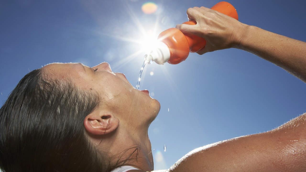 Van de suc khoe khi nang nong anh 3