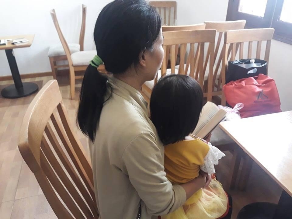 Bac si len tieng ve vu be gai 3 tuoi bi 6 benh vien tu choi giam dinh hinh anh