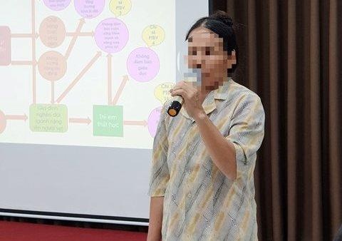 Chong nghien ruou danh vo anh 1