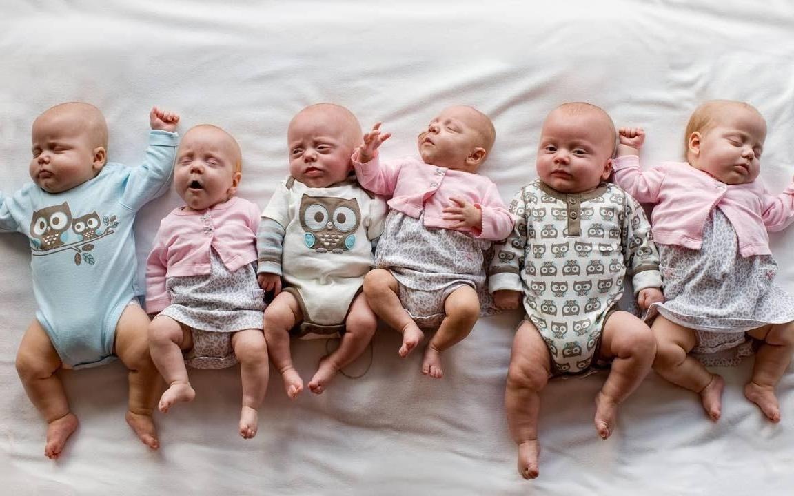 Tong thong Ba Lan goi dien chuc mung nguoi me sinh 6 con hinh anh