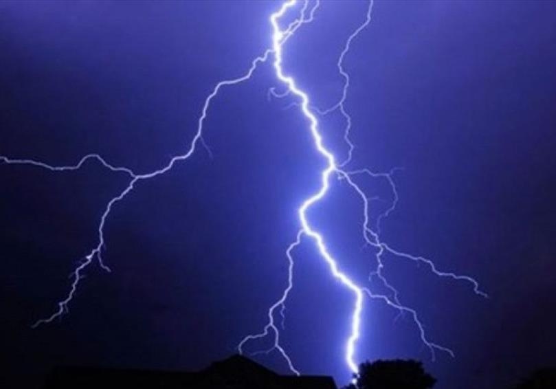 Set danh trung hai hoc sinh choi da bong, mot em tu vong tai cho hinh anh