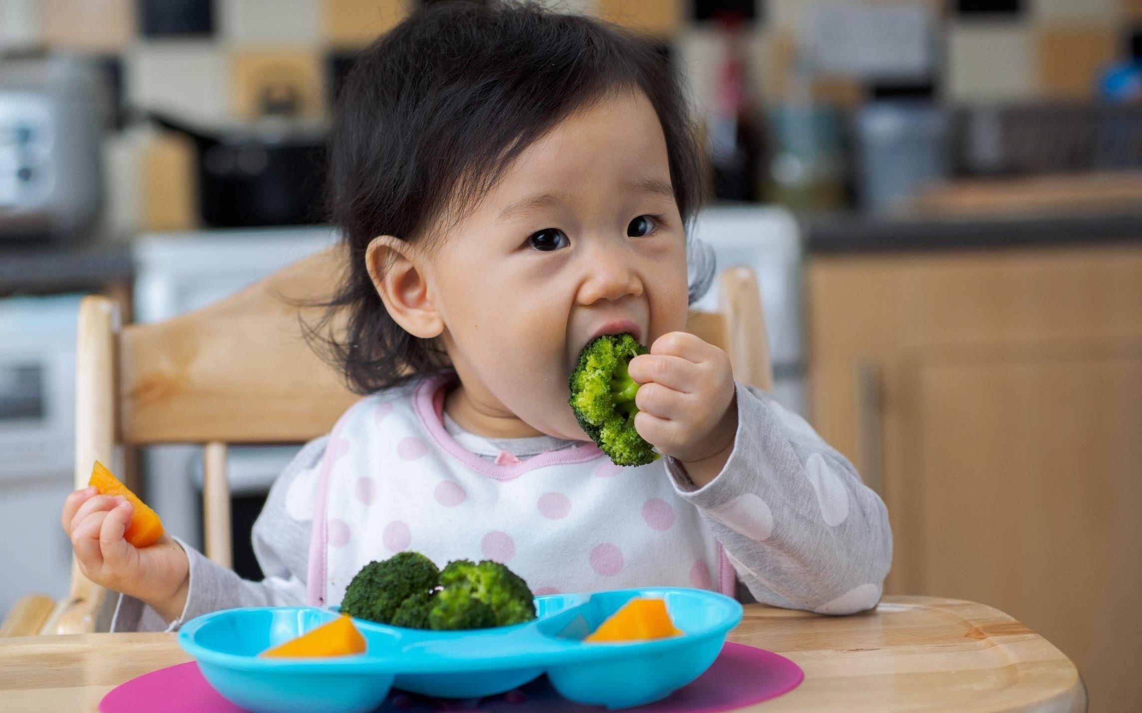 Nguyen tac an uong giup con luon khoe manh suot mua he hinh anh