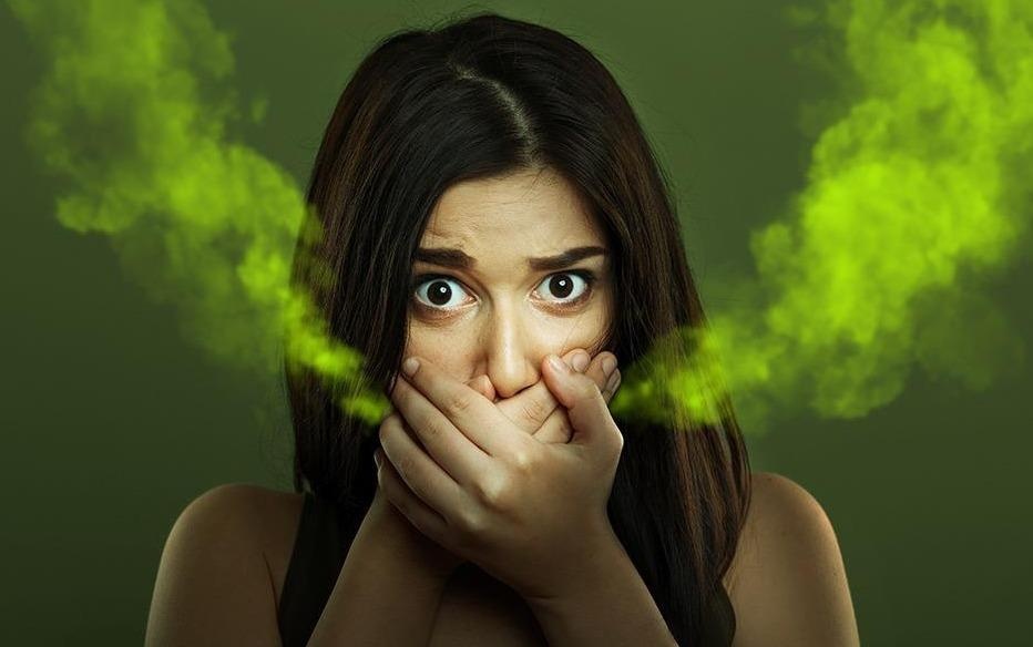 Hoi tho co mui hoi canh bao suc khoe co van de hinh anh