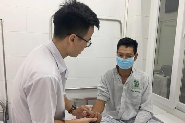 Tự uống thuốc hạ sốt ảnh 1 Tu uong thuoc ha sot anh 1