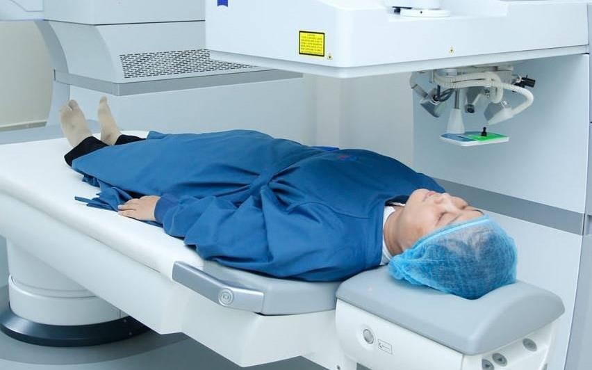 Nguoi benh ung thu thoat canh xa tri ban dem hinh anh