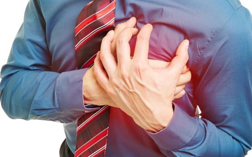 Dau hieu thuong gap truoc con dau tim mot thang hinh anh