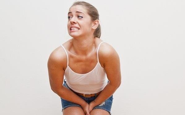 Tai sao ban khong nen nhin tieu qua lau? hinh anh