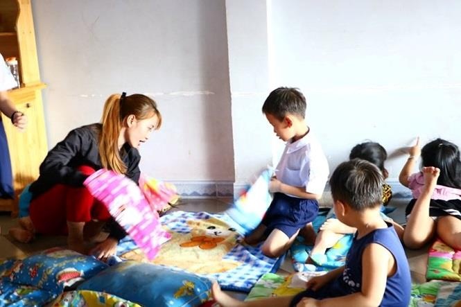 bo quen hoc sinh o lop anh 2