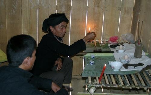 Hu tuc kham, chua benh tai nha o Bac Kan hinh anh