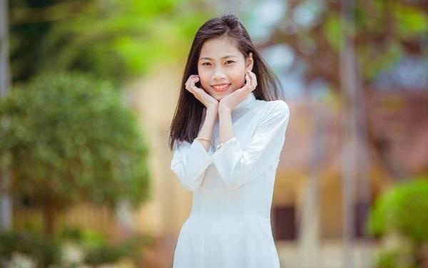 Co gai tung dung vai che noi tang song sot ky dieu, do DH Y Ha Noi hinh anh