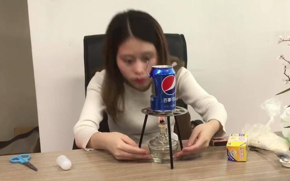 Be gai tu vong do bat chuoc 'Thanh an cong so' lam bong ngo hinh anh