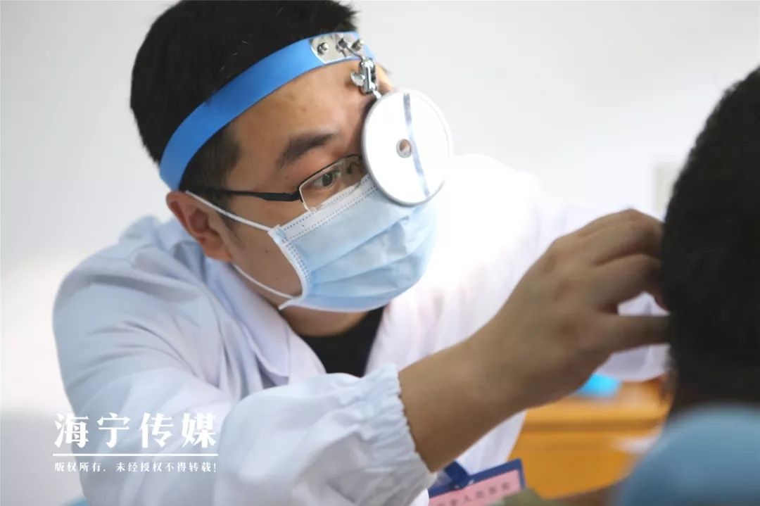 Nữ sinh có nguy cơ điếc vĩnh viễn ảnh 1 Nu sinh co nguy co diec vinh vien anh 1