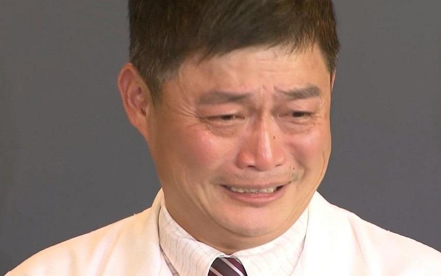 Bac si bat khoc sau khi bi to vo trach nhiem khien tre so sinh tu vong hinh anh