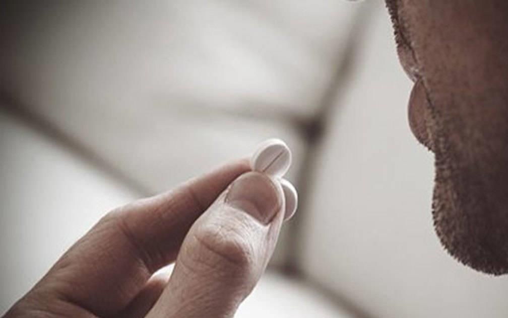 Suyt nguy kich vi tu mua khang sinh tri kho tho hinh anh