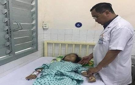 Nhung be gai mac dong phuc hoc sinh da mac ung thu phu khoa hinh anh