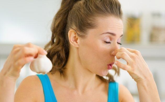 Vi sao an toi lai gay hoi mieng? hinh anh