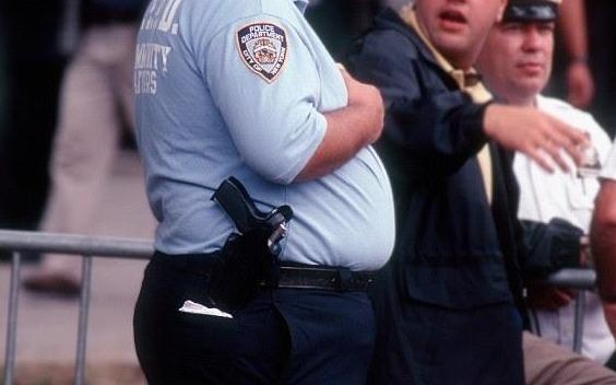 Lop hoc giam can cho canh sat beo phi o Indonesia hinh anh