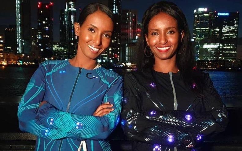 Ao thong minh giup nguoi diec cam nhan am nhac hinh anh