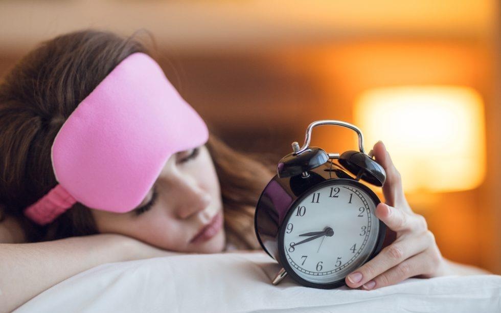 Nghe bao thuc moi sang, nguoi phu nu phat dien phai nhap vien hinh anh