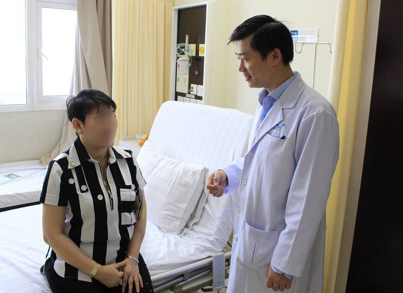 Người phụ nữ bị đau nửa mặt phải ảnh 1 Nguoi phu nu bi dau nua mat phai anh 1
