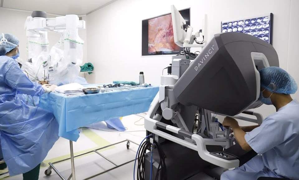 Ung dung robot tri ung thu anh 1