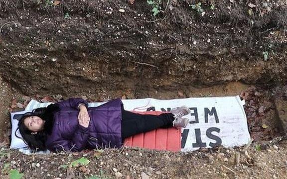 Truong dai hoc dao mo cho sinh vien nam thu hinh anh