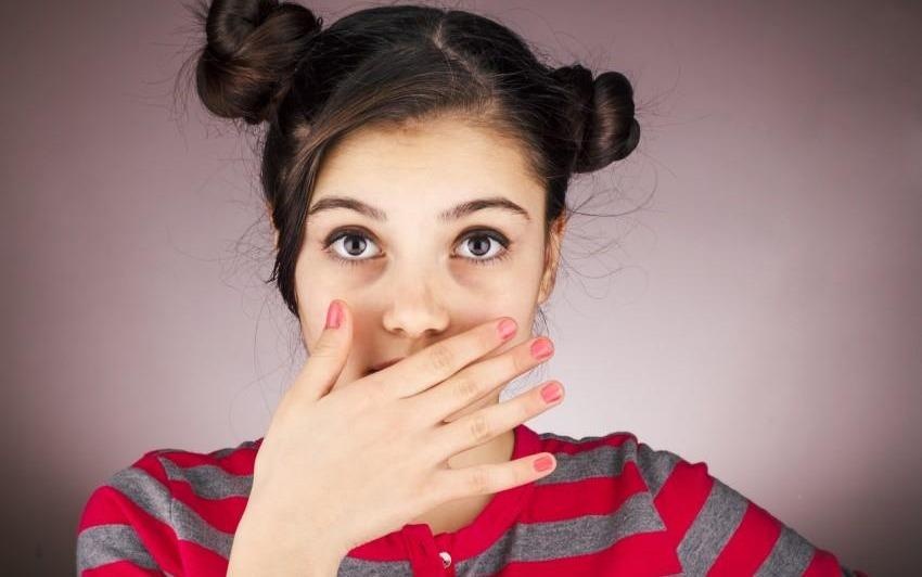 An gi de khac phuc tinh trang hoi mieng? hinh anh