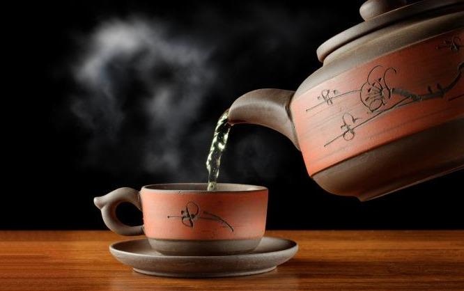 Tai sao nguoi Trung Quoc thuong uong nuoc nong? hinh anh