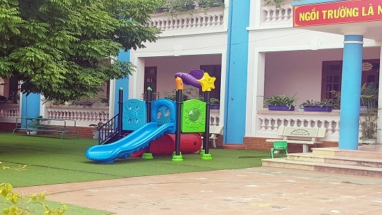 Be trai thiet mang vi choi cau truot anh 1