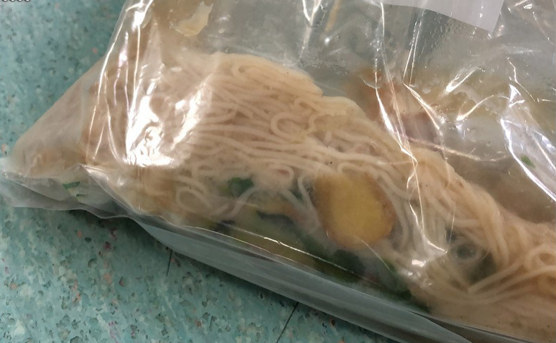 Ca nha di cap cuu vi an phai rau co thuoc tru sau hinh anh