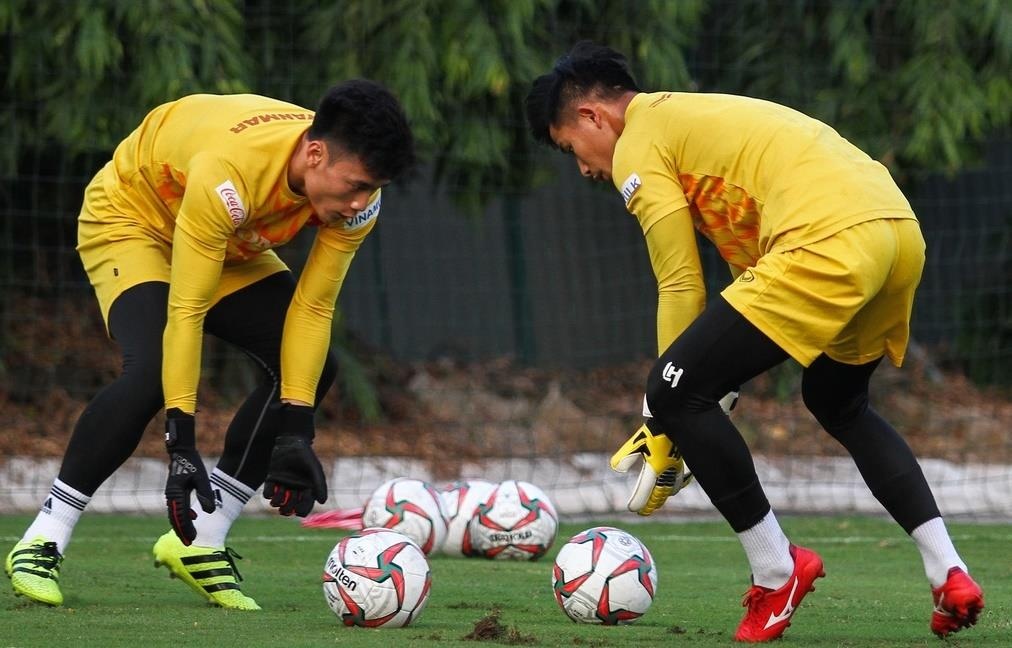 6 bai tap giup tang the luc cho cau thu bong da hinh anh