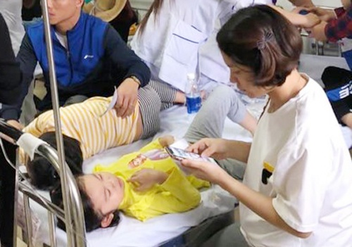 Tam dung an ban tru o truong co 130 tre nhap vien hinh anh