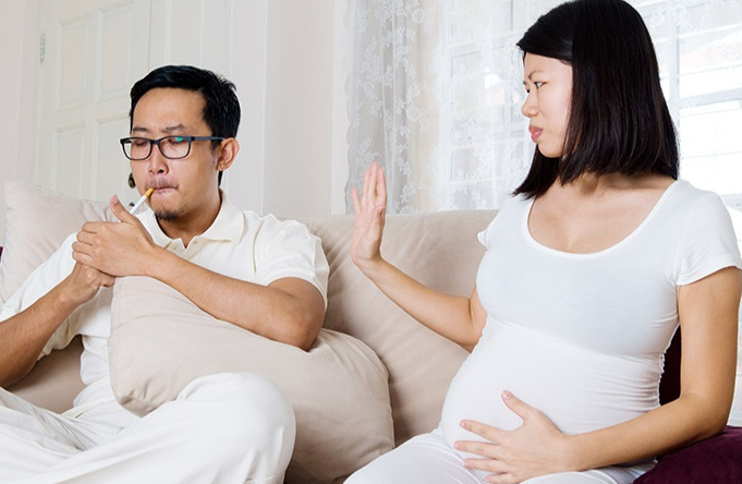 Ung thu, giam tuoi tho khi ngoi canh nguoi hut thuoc hinh anh