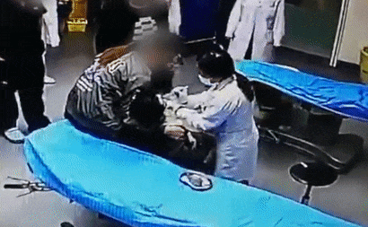 Nam benh nhan say ruou sam so bac si hinh anh