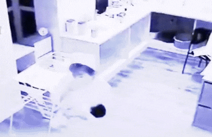 Y ta hat hoi lien tuc, tre so sinh 15 ngay tuoi nhiem virus cum hinh anh