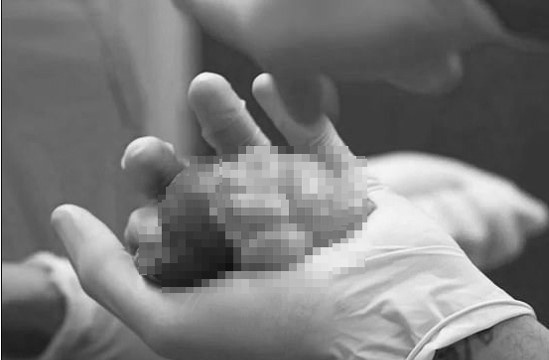 Chang trai moc u o vung kin nhu tinh hoan thu ba hinh anh