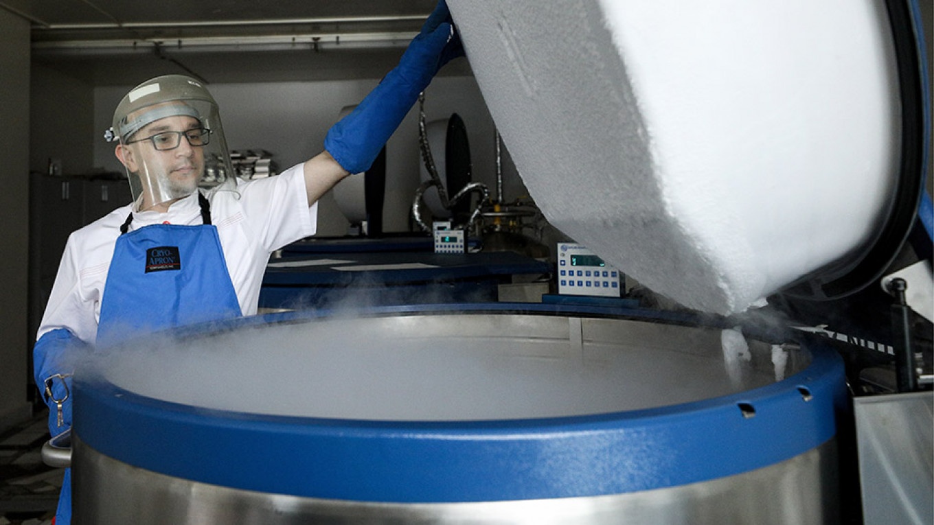 Nga gay tranh cai vi cung cap dich vu dong lanh de hoi sinh nguoi chet hinh anh