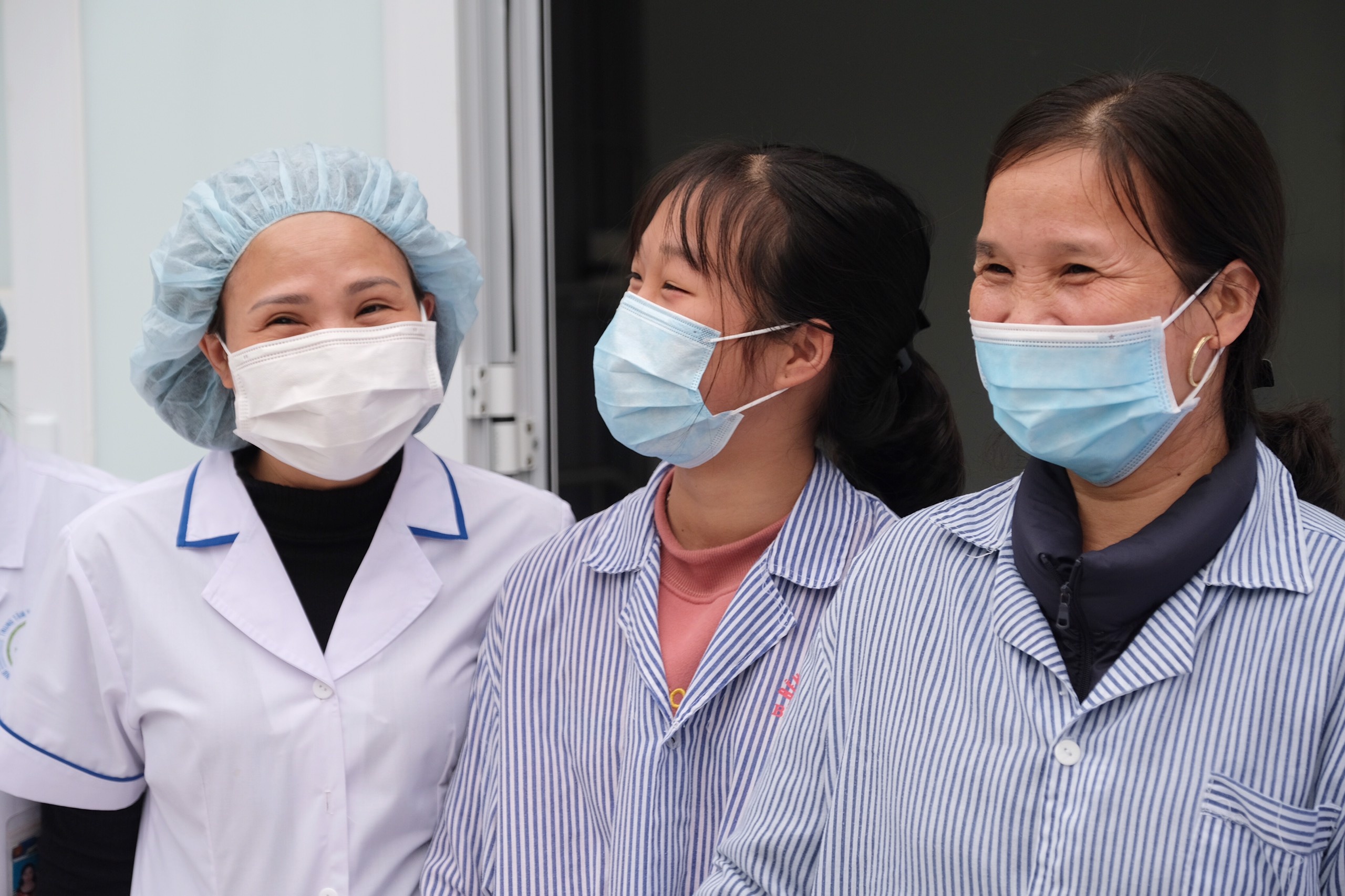Gia dinh 4 nguoi nhiem nCoV o Vinh Phuc dong vien nhau cung chien dau hinh anh