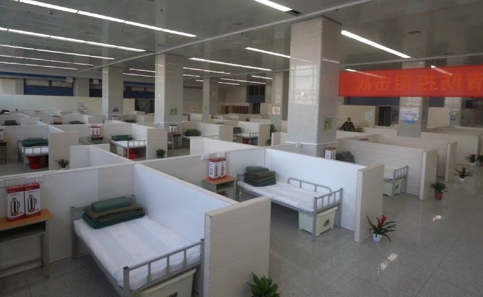 Vu Han chuyen doi tram xe lua thanh benh vien tam thoi hinh anh