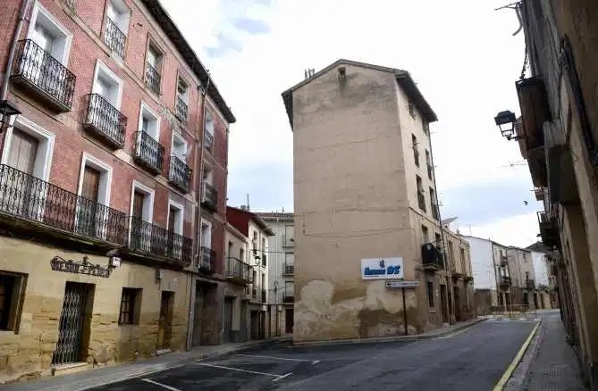 Nhieu nguoi nhiem virus corona sau khi tham du dam tang hinh anh