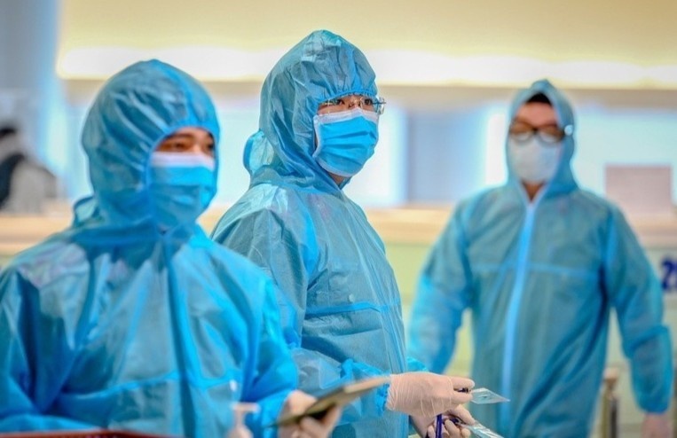 Them 5 benh nhan mac Covid-19, 4 ca lien quan den Benh vien Bach Mai hinh anh