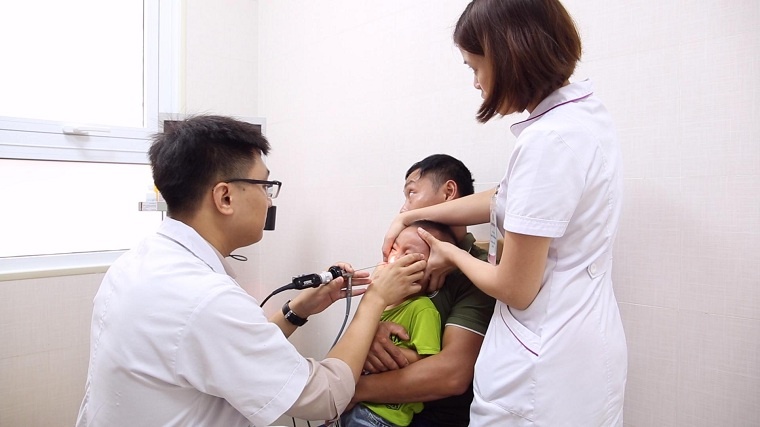 Vắt chui vào mũi bé trai 3 tuổi ảnh 1 Vat chui vao mui be trai 3 tuoi anh 1
