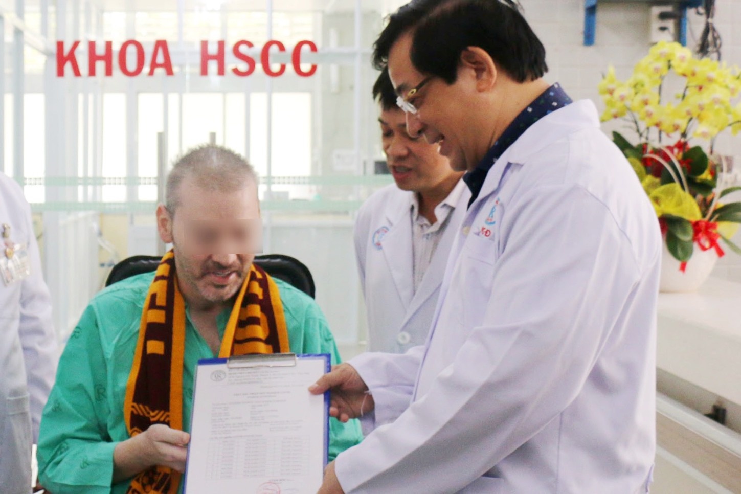 Benh nhan 91 se duoc dua tu BV Cho Ray ra thang cua may bay hinh anh