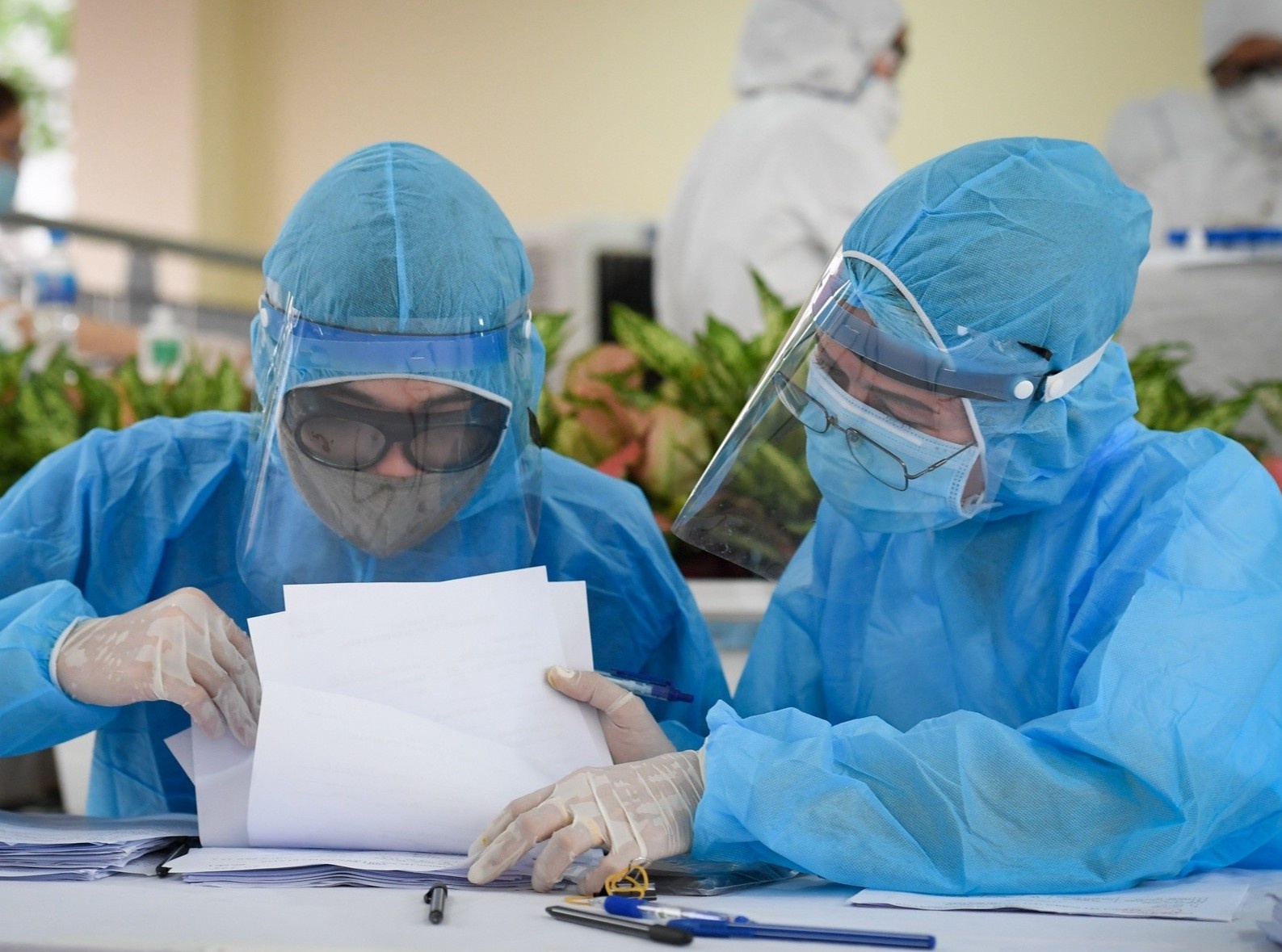 Ha Noi, TP.HCM tang toc truy vet nguoi tung den Da Nang trong thang 7 hinh anh