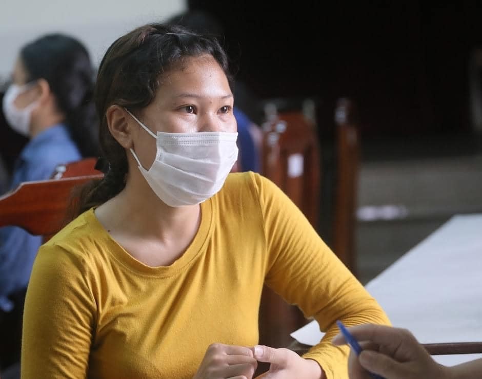 Nu sinh y khoa giau gia dinh tham gia chong dich o Da Nang hinh anh